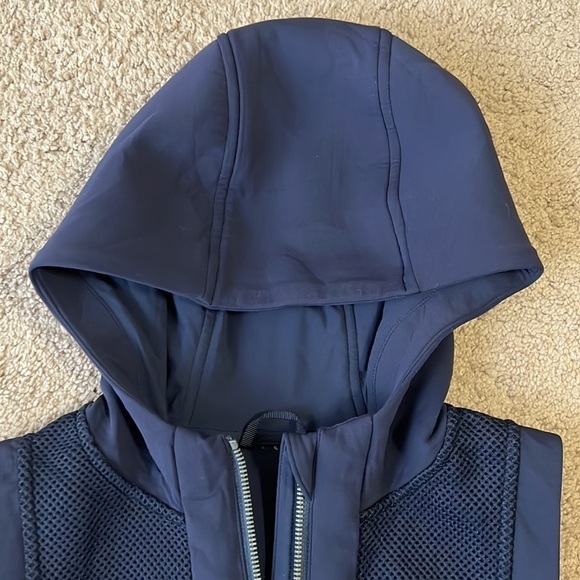 Lululemon The Spaces In Between Vest Midnight Navy - Picture 9 of 11